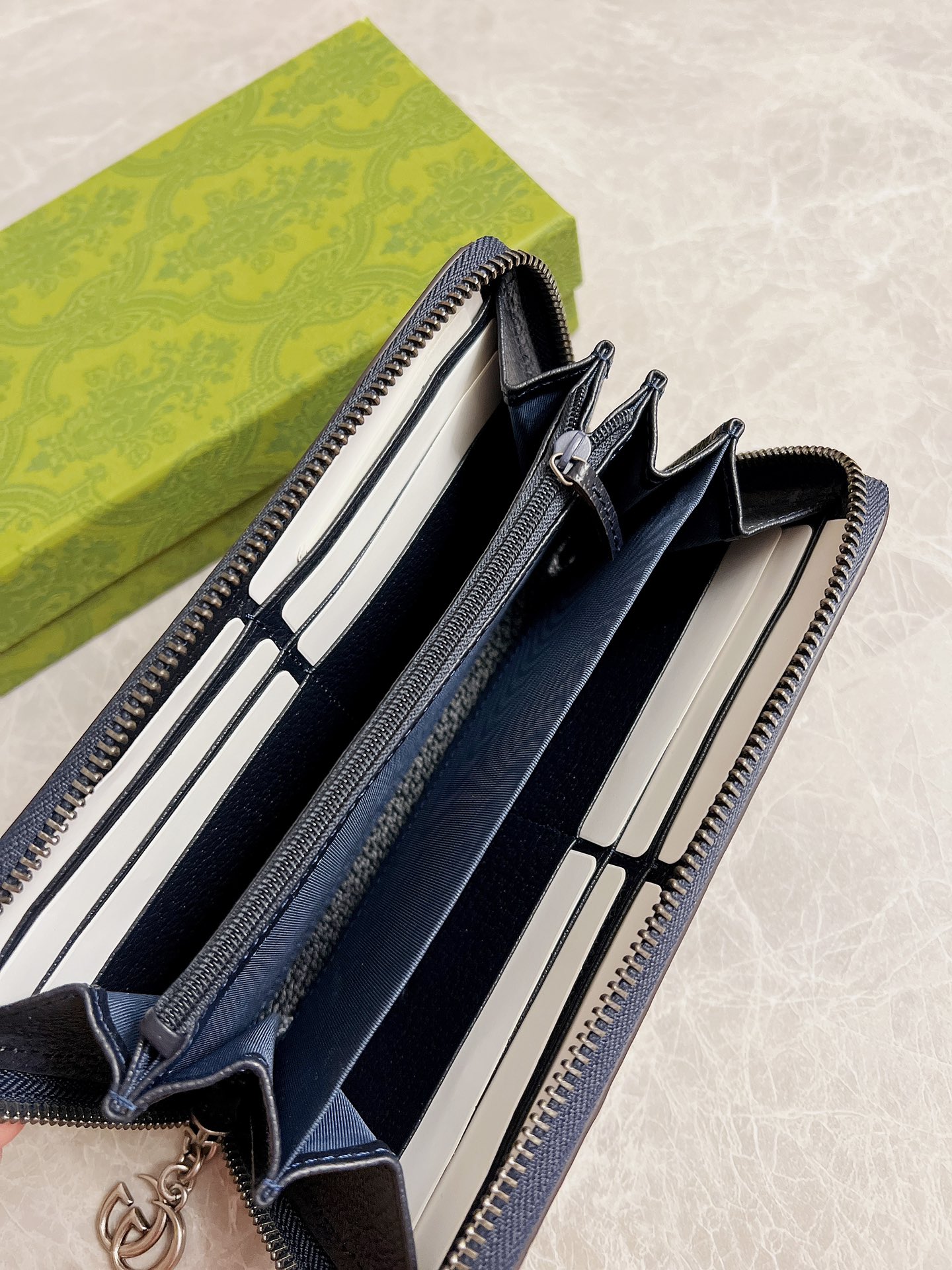 業界最高品質に挑戦!グッチオフィディアシリーズファスナー付き長財布 523154-1激安送料無料