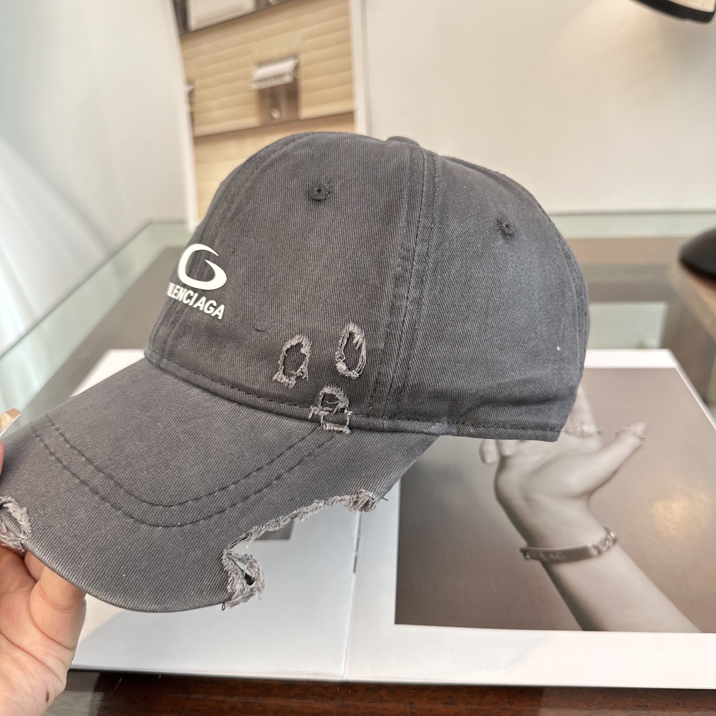 新入荷バレンシアガ帽子キャップコピーレターベースボールキャップ  590006代引きを販売