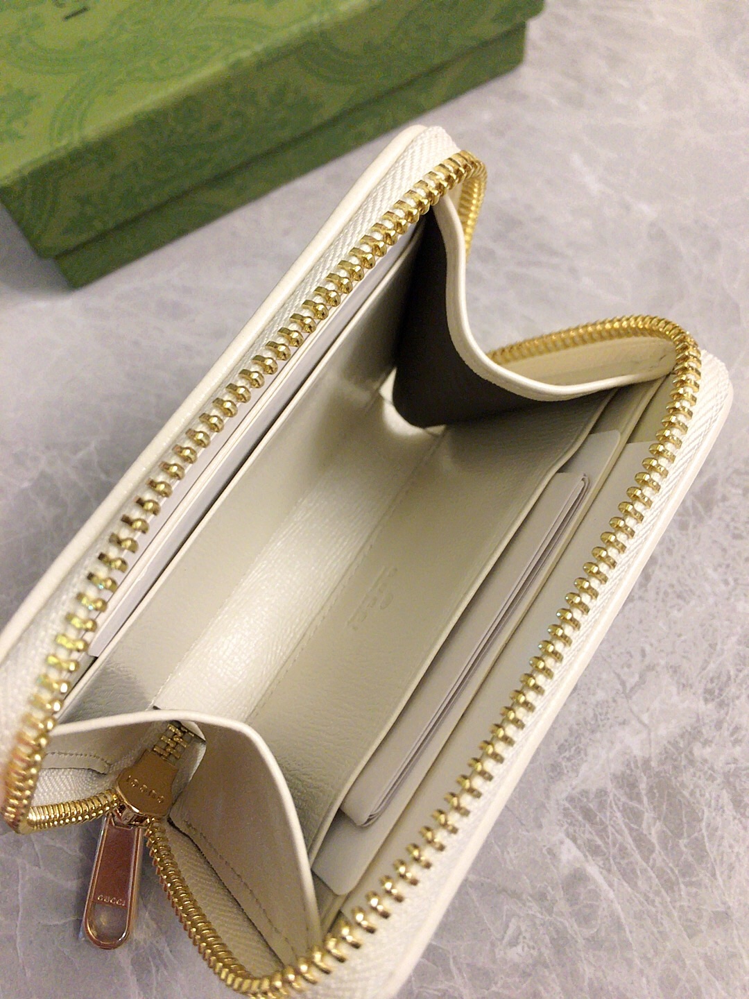 新品絶妙なデザイングッチ財布キーケースコピーマーモントカードホルダー 658549高い品質