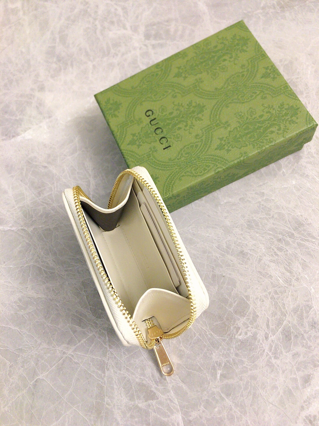 新品絶妙なデザイングッチ財布キーケースコピーマーモントカードホルダー 658549人気