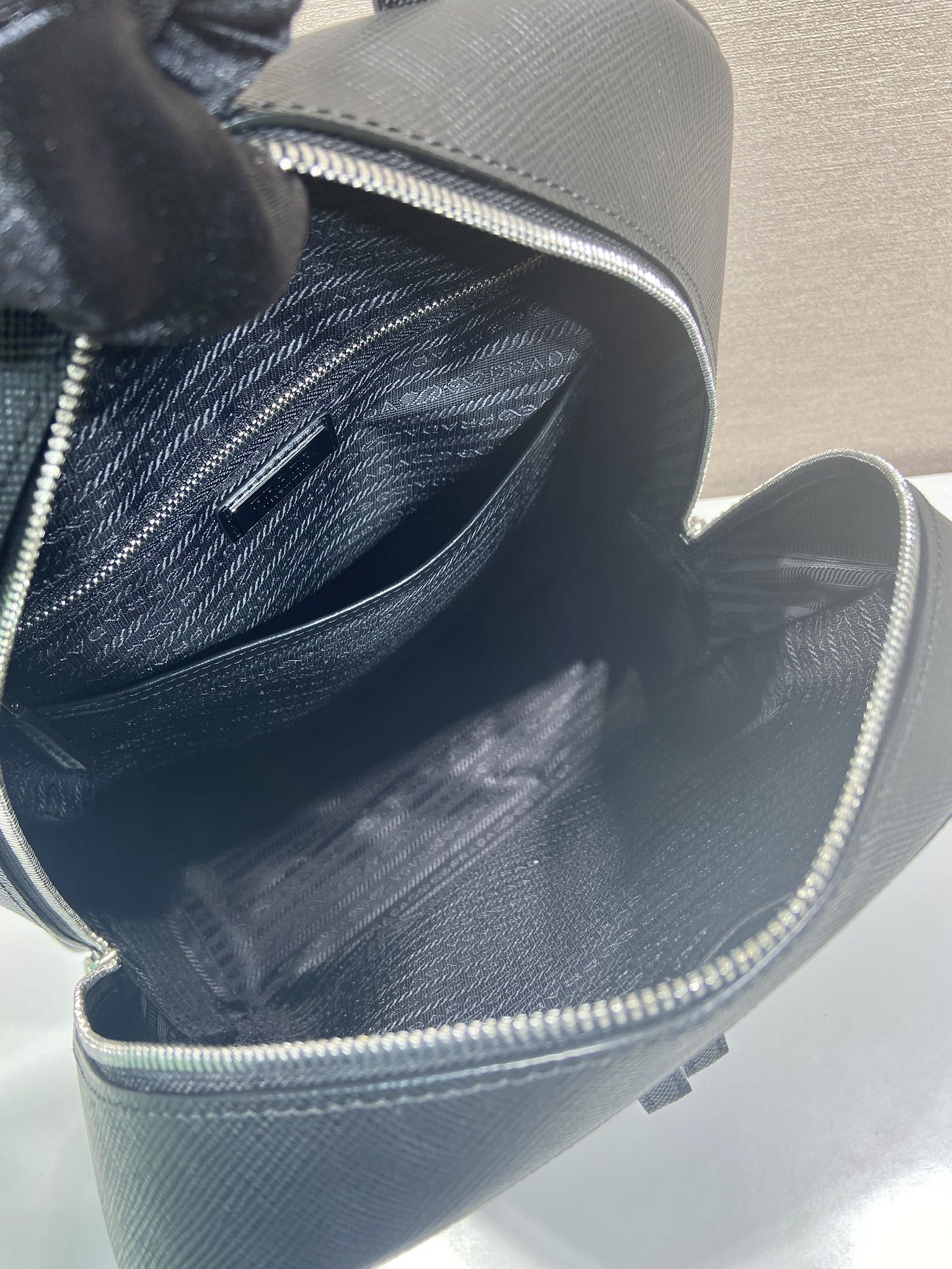 上流階級のプラダ黒バックパックスーパーコピー続々登場! 78009-1代引きを販売