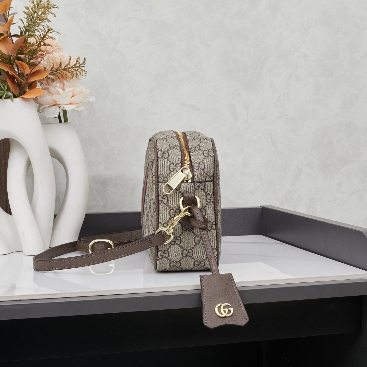 新着！業界No.1クラシックなグッチスーパーコピーカメラバッグ 841310通販