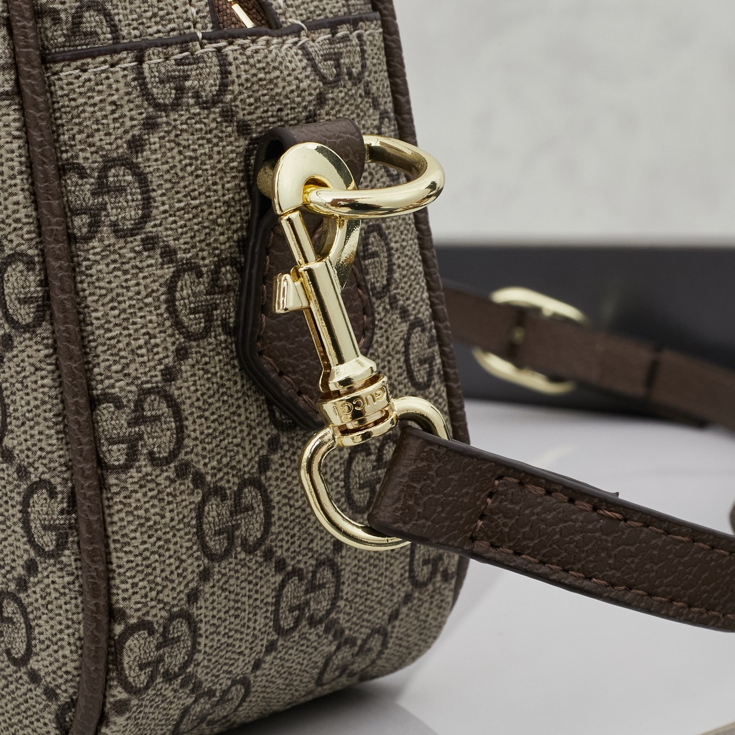 新着！業界No.1クラシックなグッチスーパーコピーカメラバッグ 841310N級品