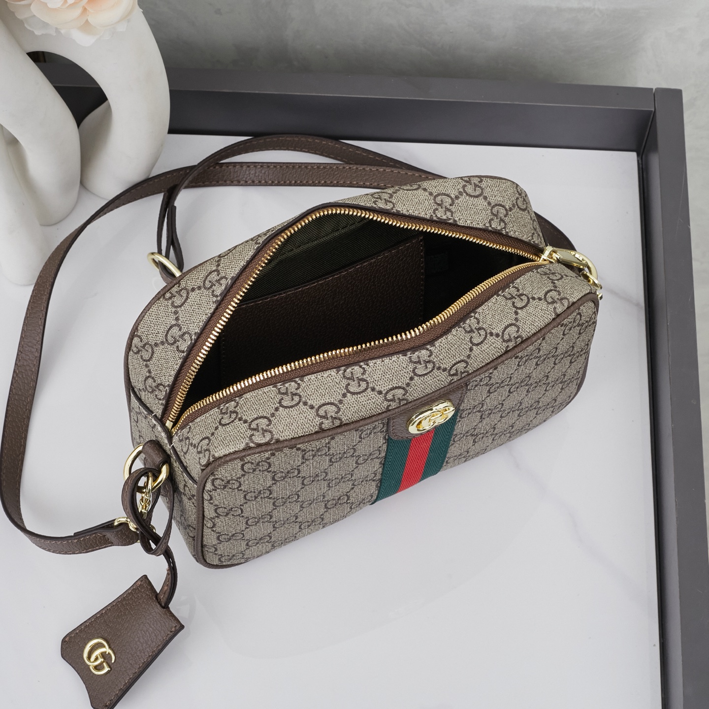 新着！業界No.1クラシックなグッチスーパーコピーカメラバッグ 841310品質保証