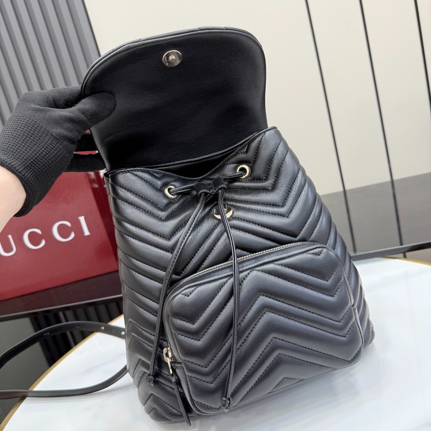 新作グッチコピーバックパックグレー系精緻なミニバッグ  861878人気