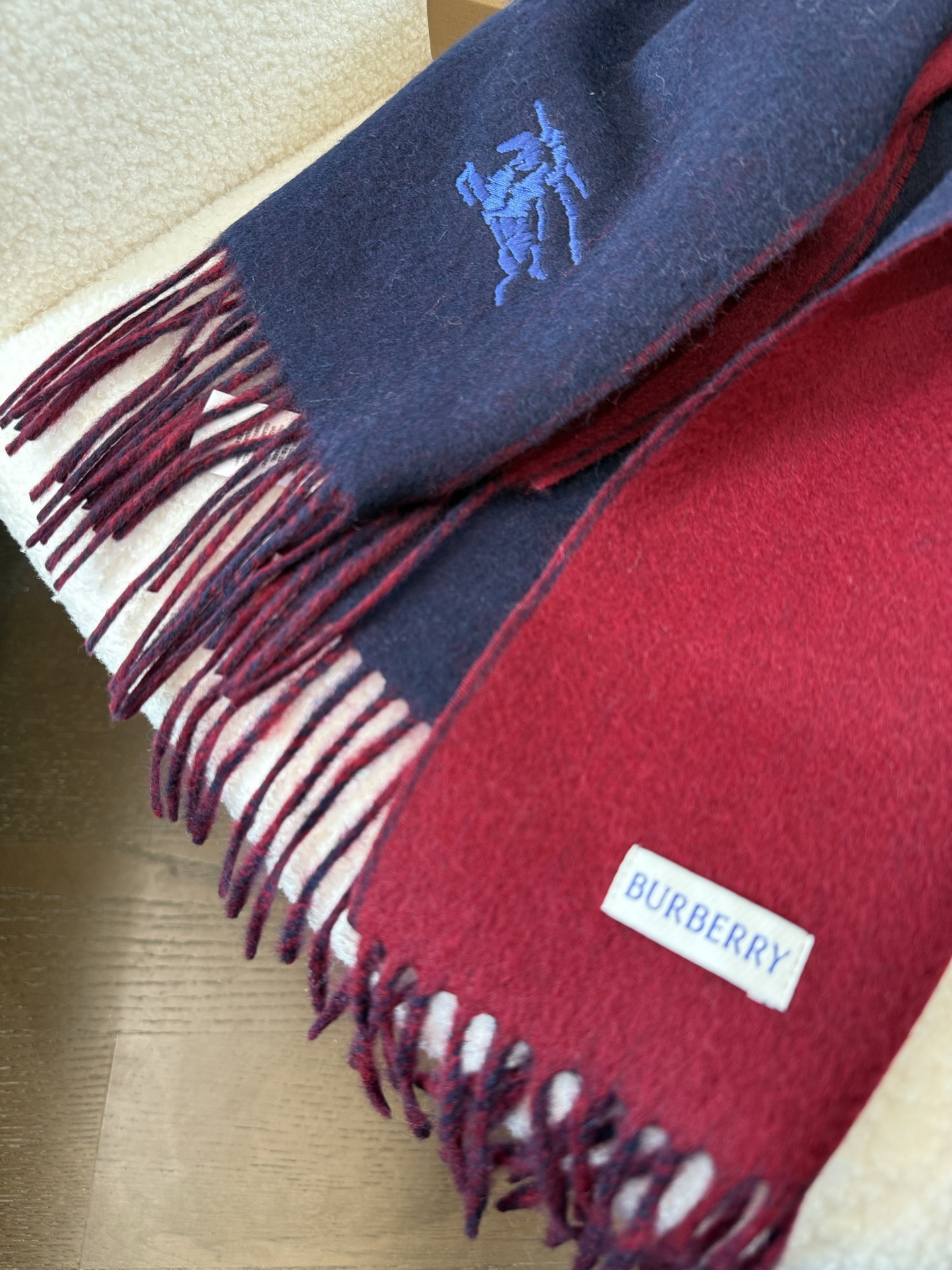 専業ブランドコピーバーバリー2025最新激安販売リバーシブルスカーフ BU150最高級