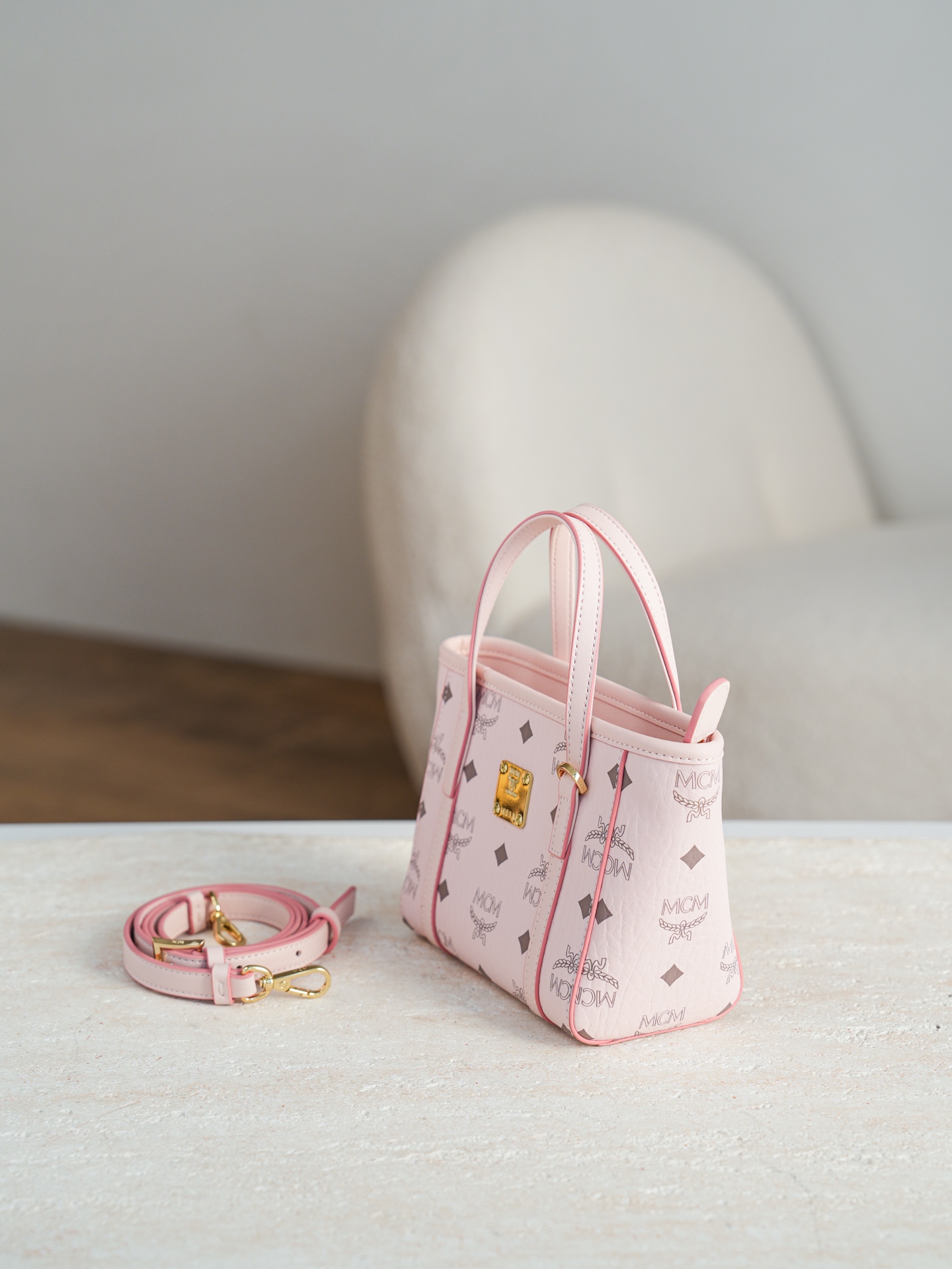 当店新作MCMバッグスーパーコピースーパーミニ ヘイズ ピンク ベジタブルバスケット G09811通販