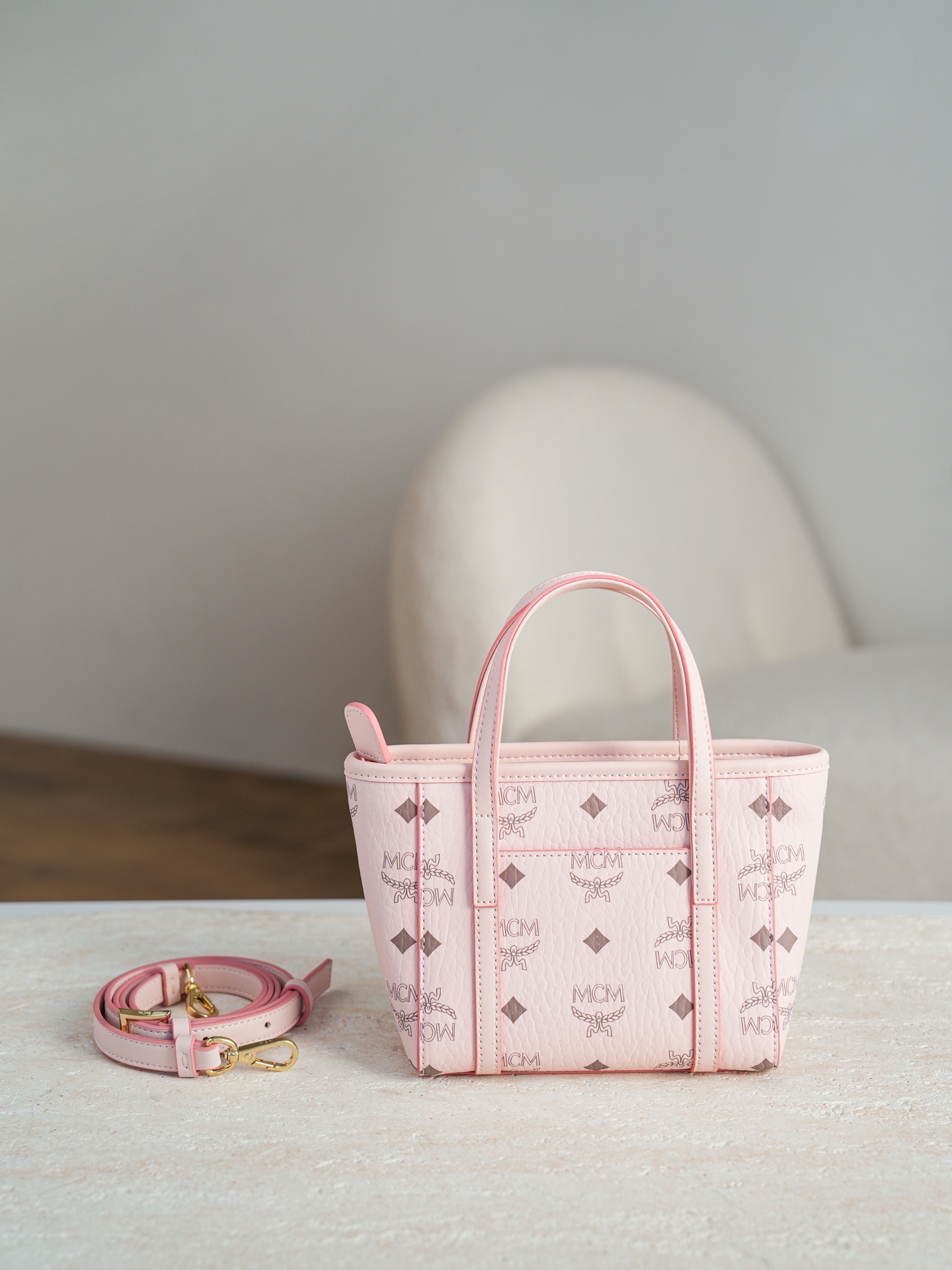 当店新作MCMバッグスーパーコピースーパーミニ ヘイズ ピンク ベジタブルバスケット G09811激安送料無料