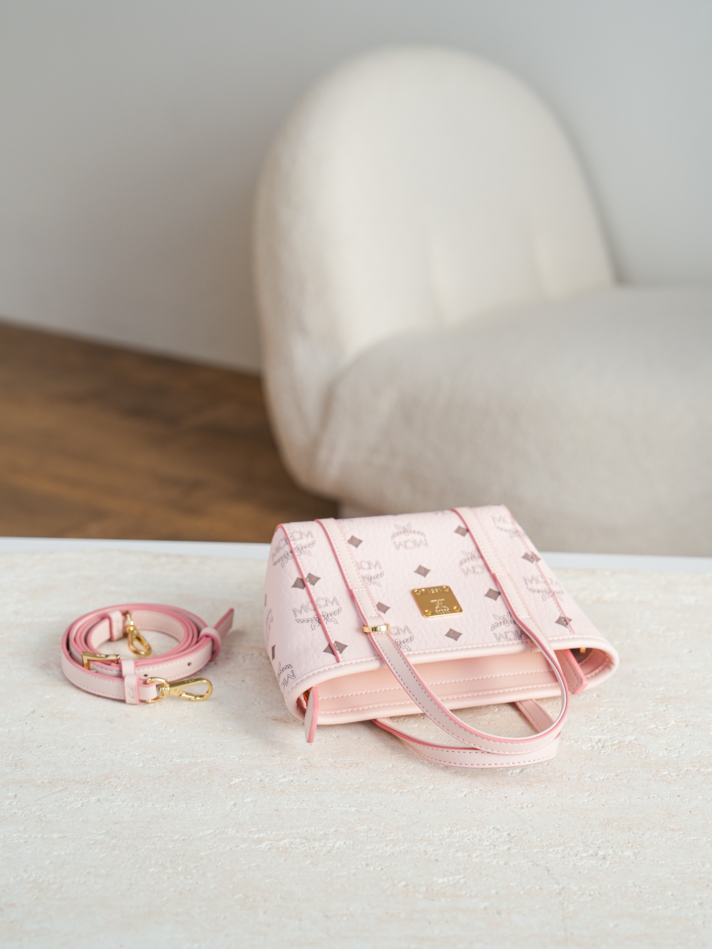 当店新作MCMバッグスーパーコピースーパーミニ ヘイズ ピンク ベジタブルバスケット G09811最高級