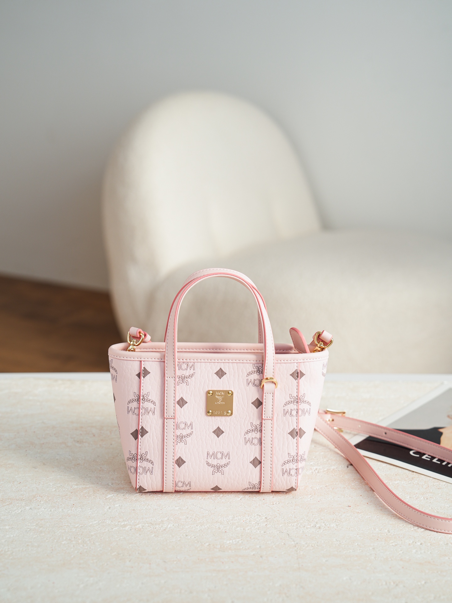 当店新作MCMバッグスーパーコピースーパーミニ ヘイズ ピンク ベジタブルバスケット G09811N級品