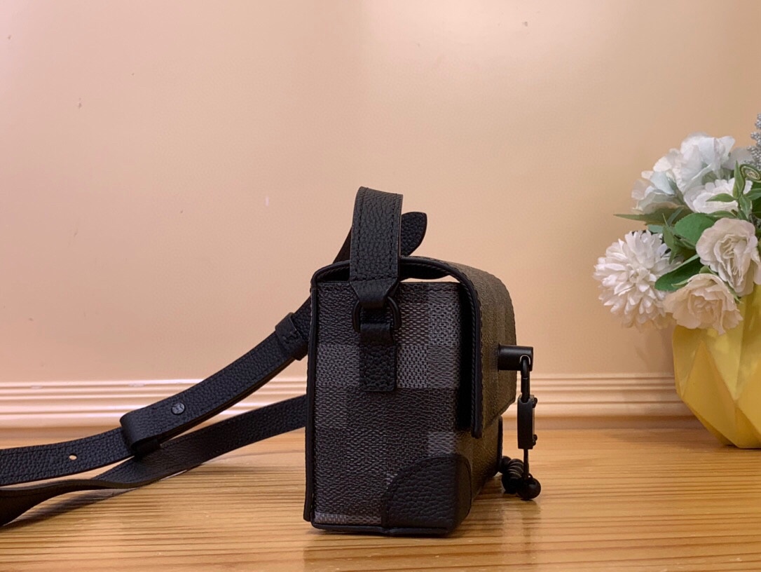 ルイ・ヴィトンコピー黒の市松模様の迷彩モザイク男性メッセンジャーバッグ M14923通販