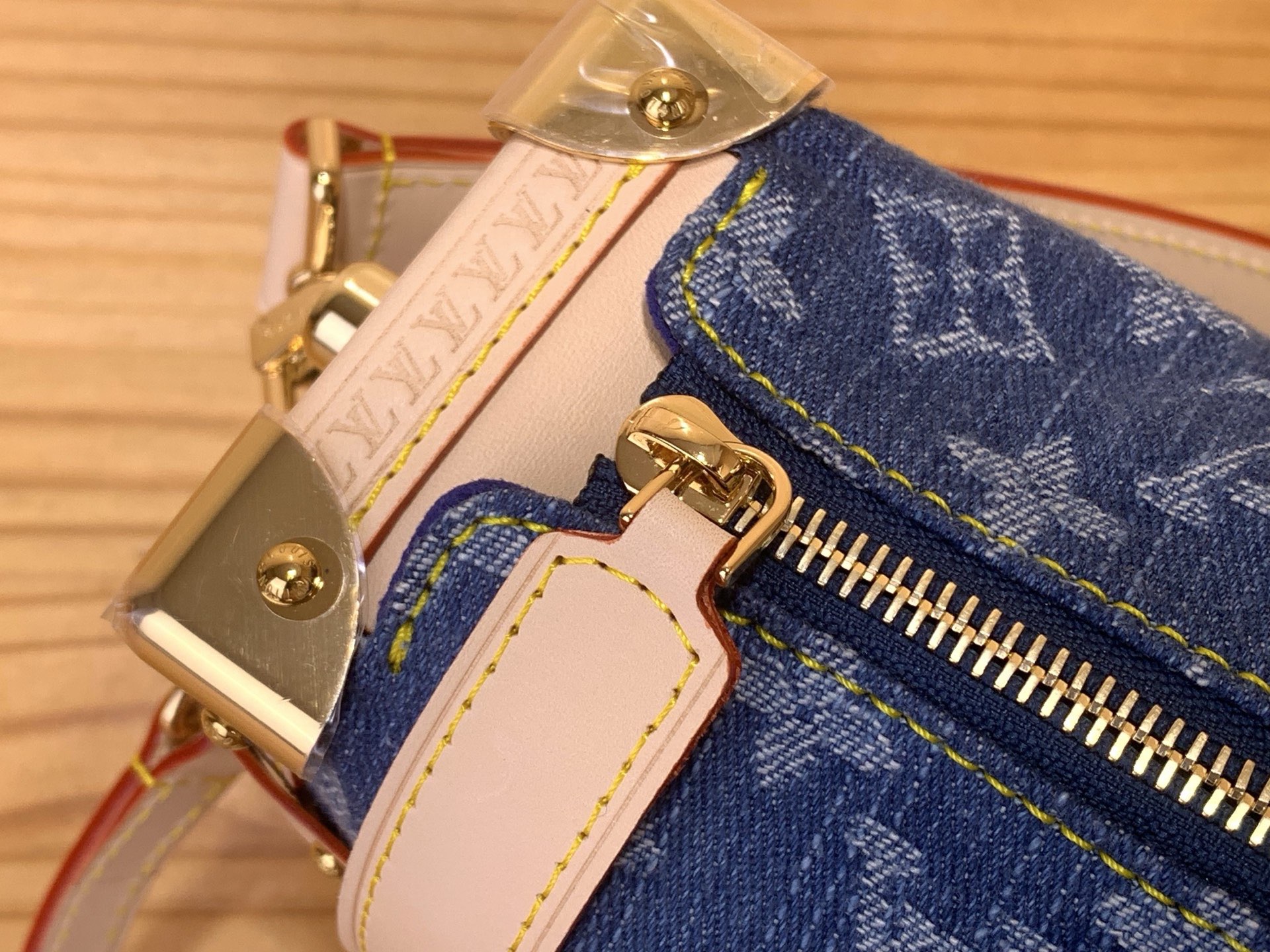 最高級完全再現ルイ・ヴィトンコピー新商品ミディアムバッグ ブルーデニム M27450最高級