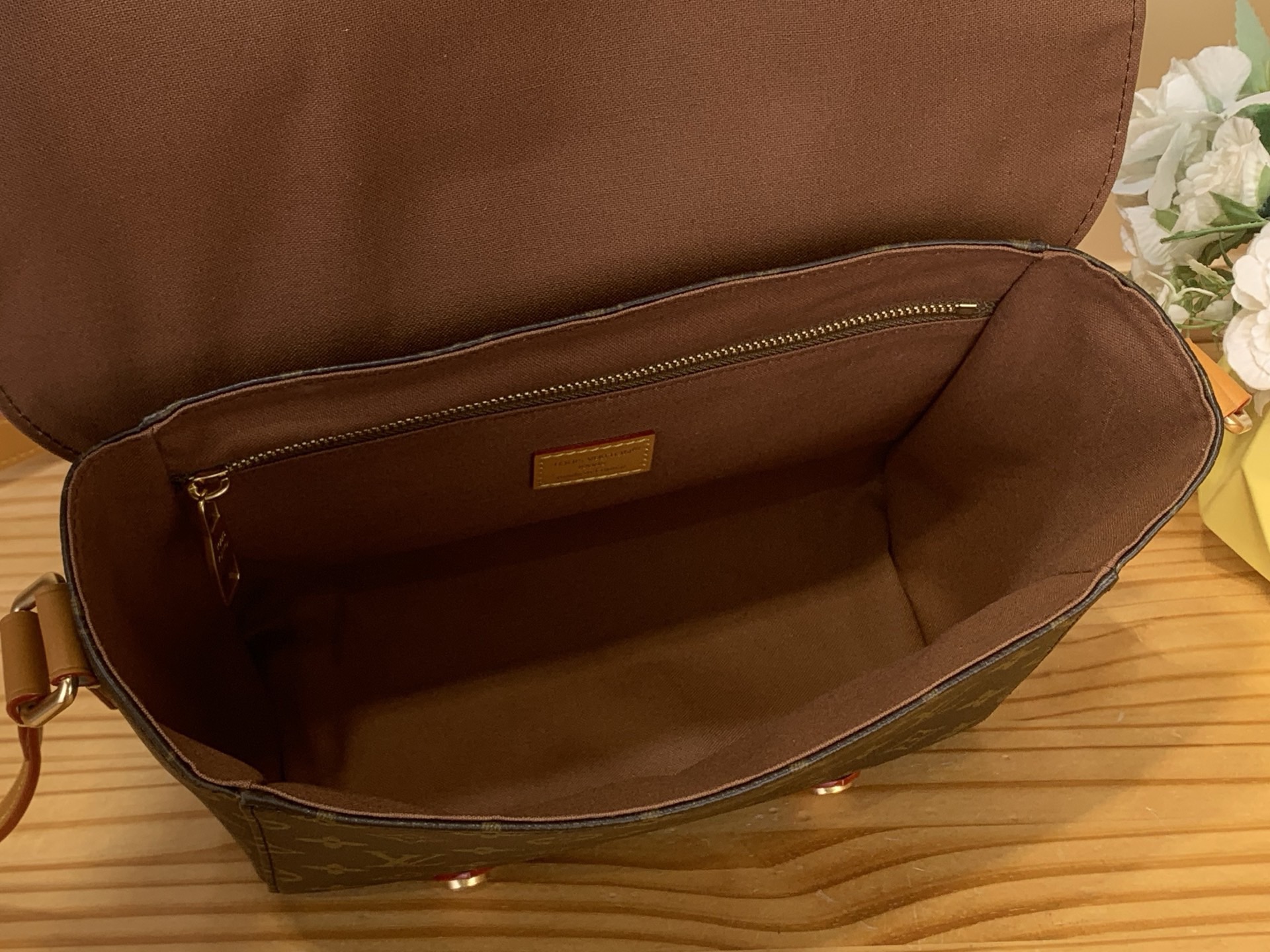 2026年最新商品ルイ・ヴィトン クリストファーメッセンジャーバッグ激安専門店 M28115代引きを販売