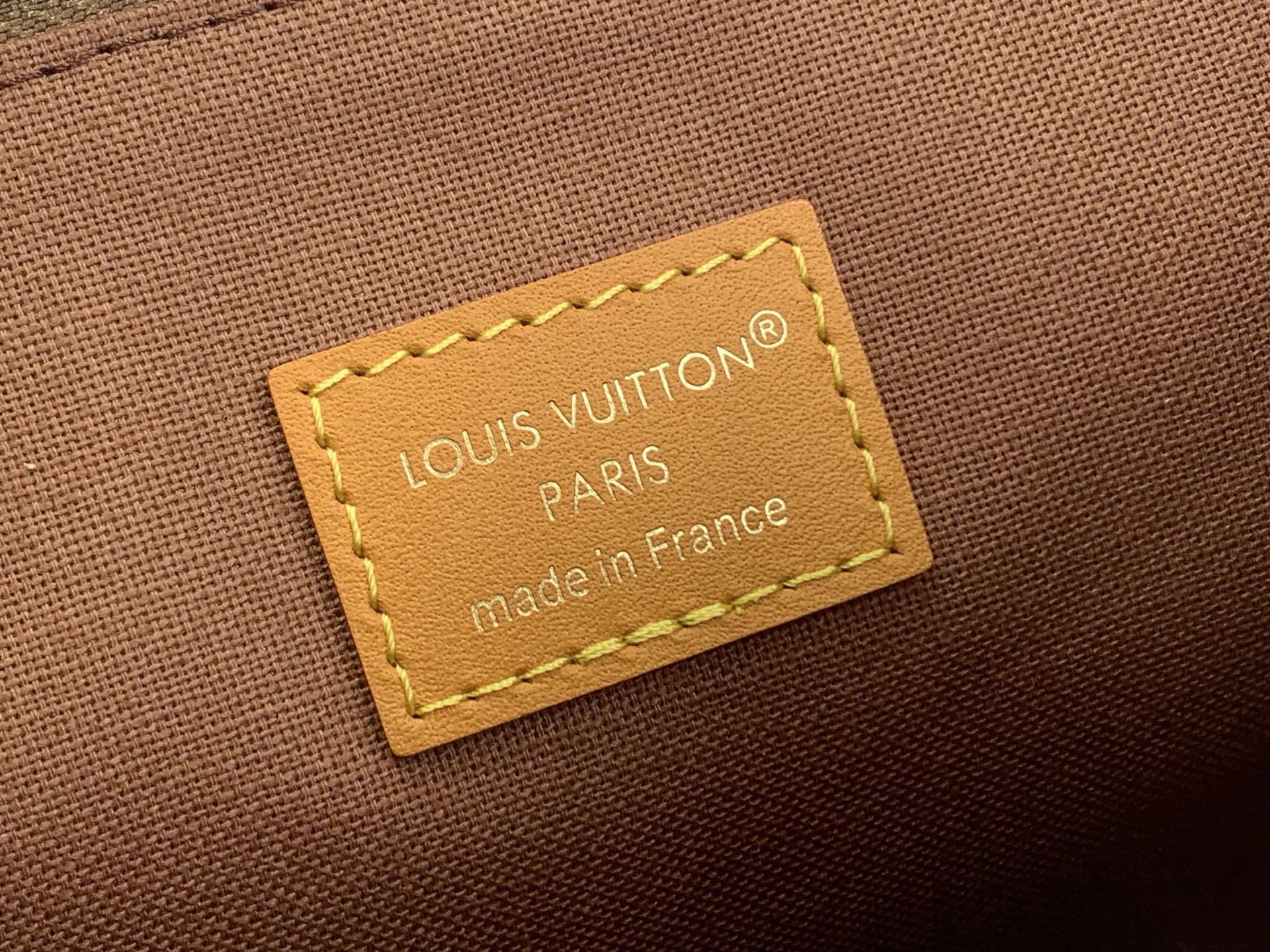 2026年最新商品ルイ・ヴィトン クリストファーメッセンジャーバッグ激安専門店 M28115品質保証