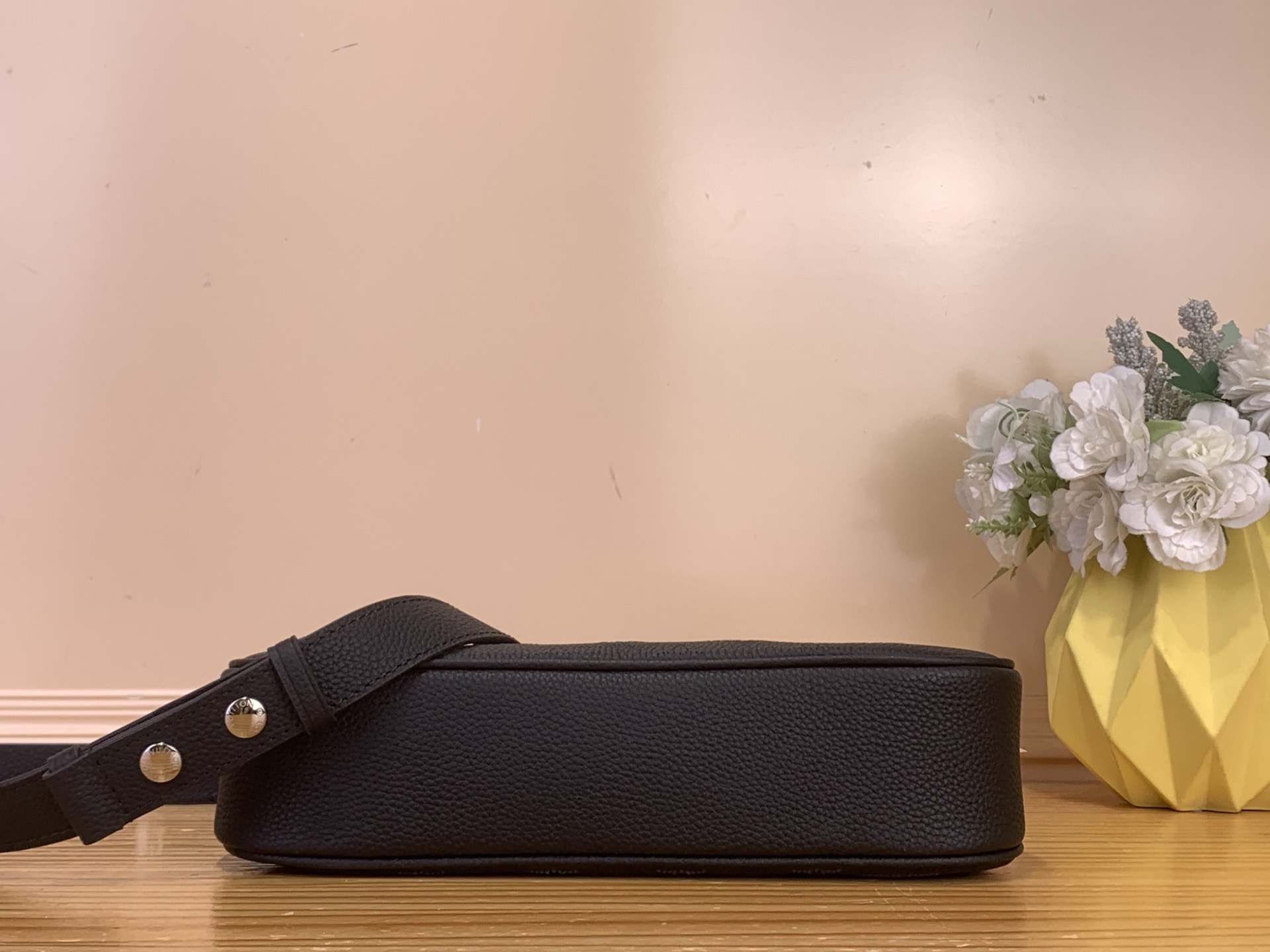 最新作ルイ・ヴィトンハンドバッグコピーAll Around ブラック M28306スモールバッグ高い品質