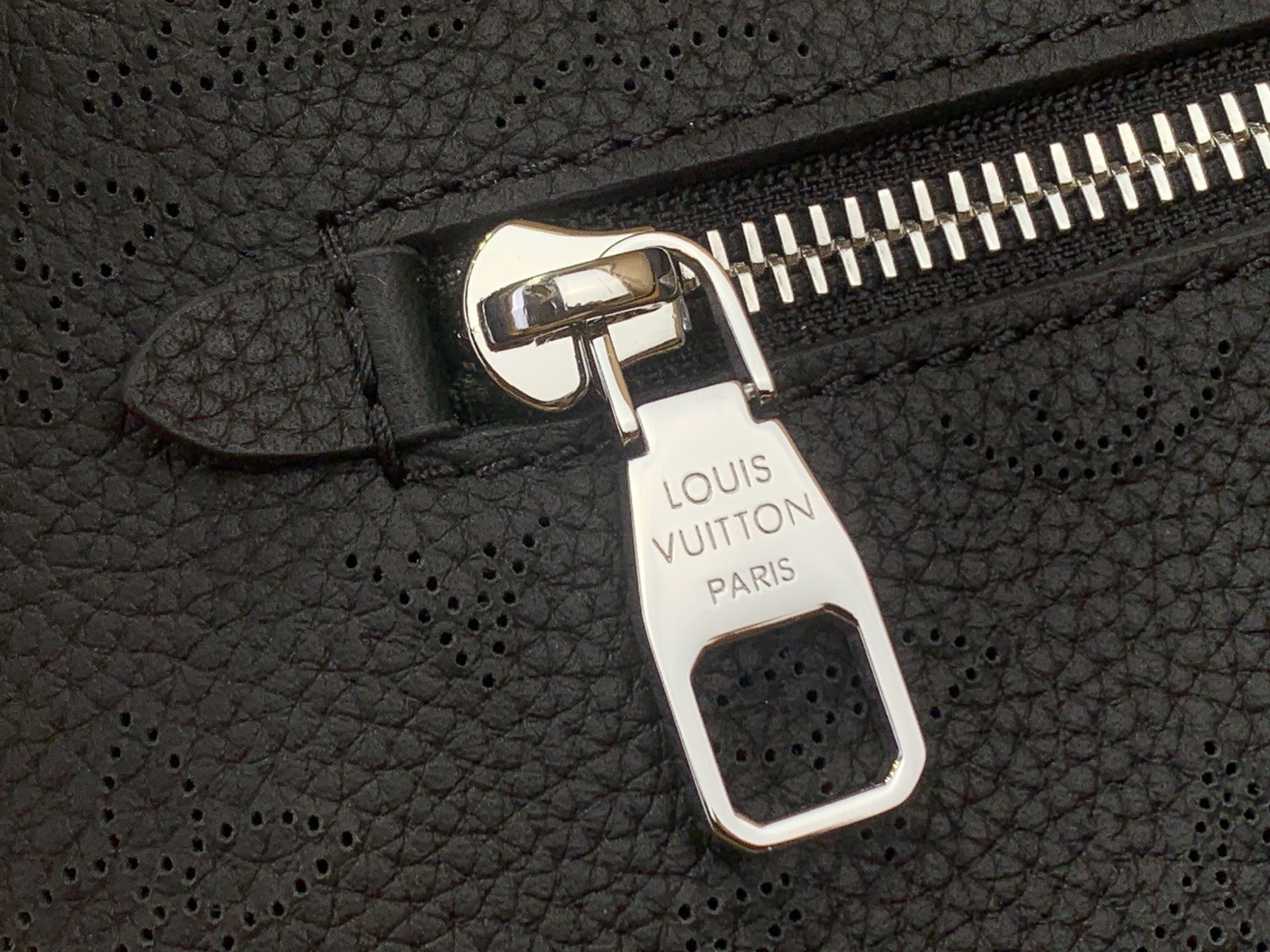 最新作ルイ・ヴィトンハンドバッグコピーAll Around ブラック M28306スモールバッグN級品