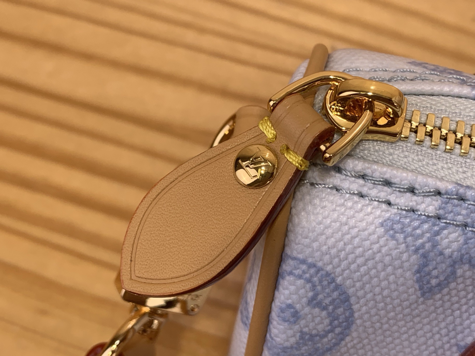 ルイヴィトンのアップグレード版サック・ナノ・スピーディ ライトブルーハンドバッグ M28323人気