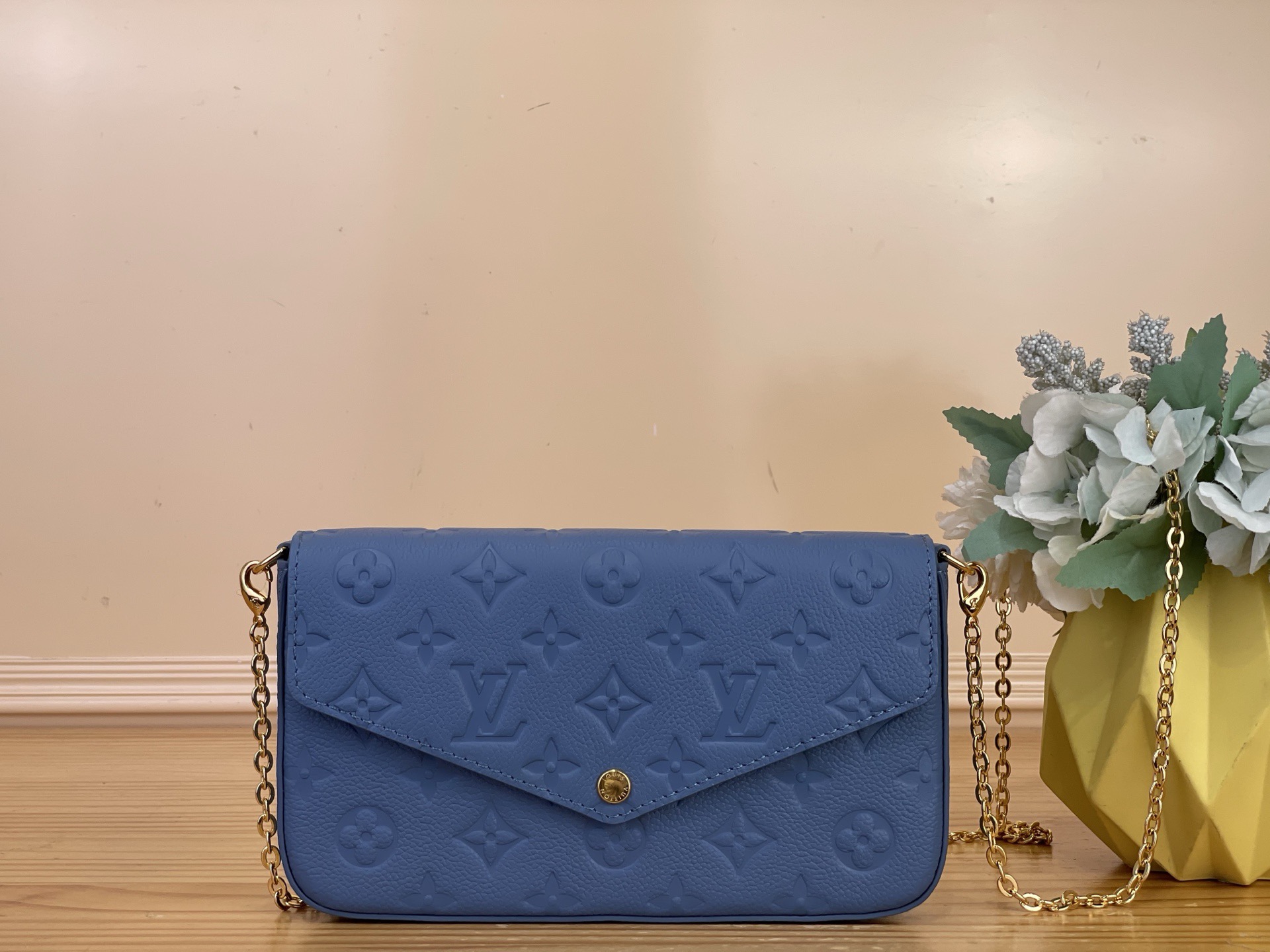ルイヴィトン新商品ブランドバッグコピーフェリシー・ポシェットブルージーン M61276-1