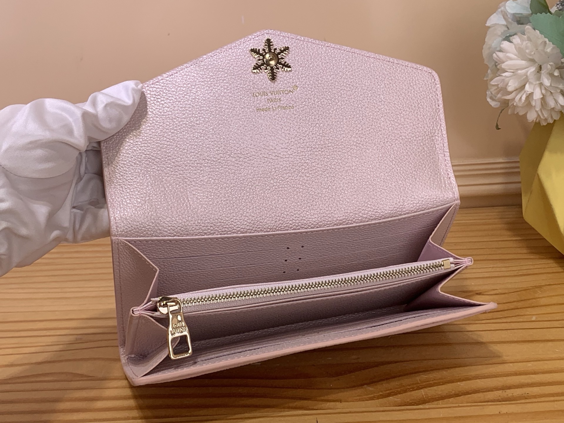 ルイヴィトンパールピンク新品サラ財布偽物ブランド製品 m26521品質保証