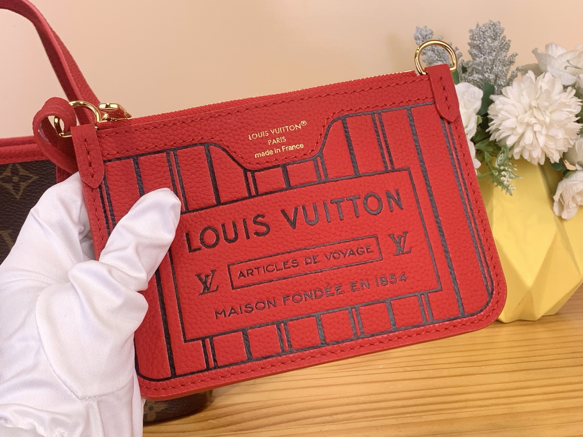 認知度で有名ルイ・ヴィトンハンドバッグコピーシリーズ偽物モノグラム/レッド m28318-2毎日の通勤人気