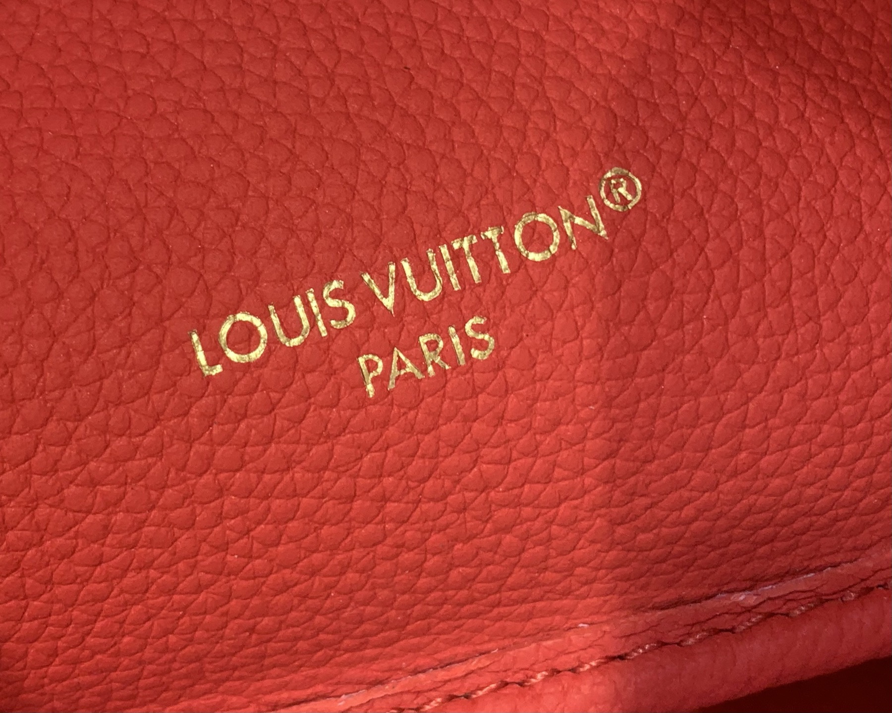 認知度で有名ルイ・ヴィトンハンドバッグコピーシリーズ偽物モノグラム/レッド m28318-2毎日の通勤代引きを販売