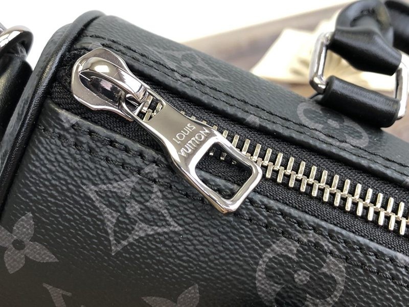 ハンドバッグルイヴィトン★SS人気キーポル XS モノグラムエクリプス 偽物 M45947N級品