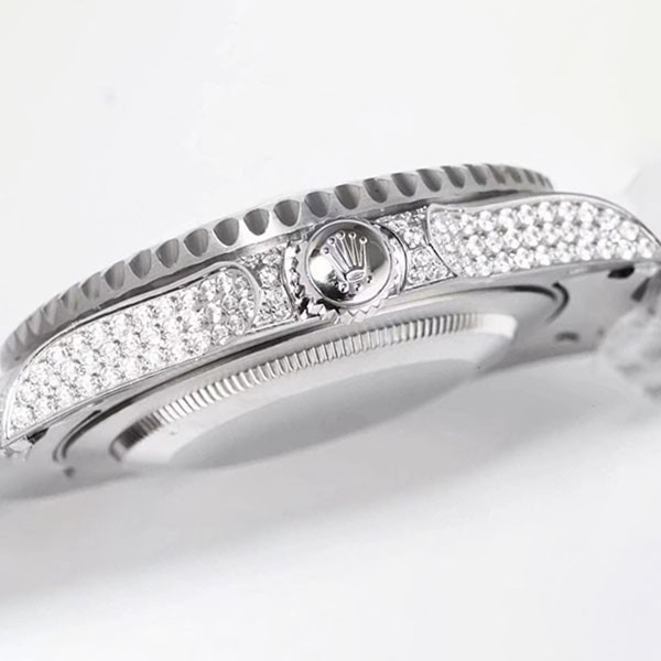 新作 Rolex ロレックス GMTマスター2 コピー  時計 自動巻き メンズ シルバー 116769TBRN級品