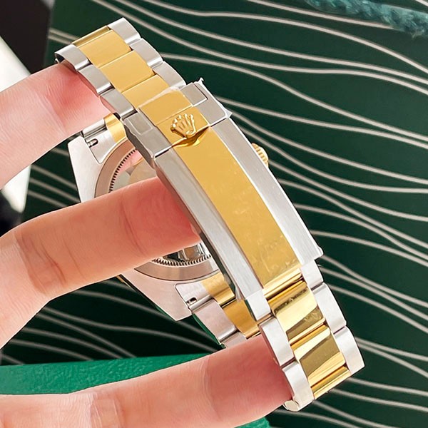 Rolex ロレックス 時計スーパーコピー シードゥエラー オイスター 126613LN代引きを販売