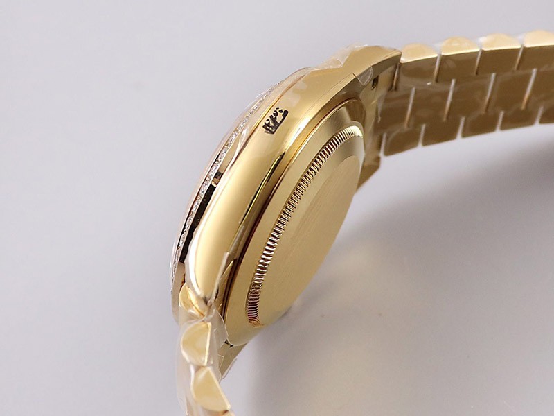 【限定カラー】ロレックス スーパーコピー 腕時計  デイデイト 40mm ブラック メンズ 228348RBR-3最高級