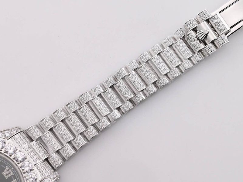 ロレックス ROLEX 時計 偽物 39MM メンズ レッド 全面ダイヤ デイデイト roh51246最高級