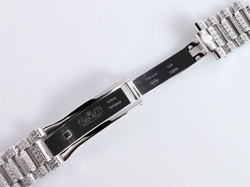 ロレックスROLEX スーパーコピー 腕時計  オイスター パーペチュアル 39 メンズ グリーン 全面ダイヤ roi63736N級品