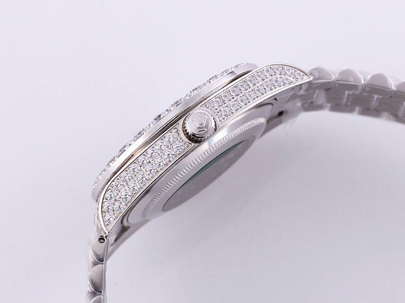 ロレックス ROLEX  時計 偽物 デイデイト 39MM メンズ シルバー 全面ダイヤ roj83110激安送料無料