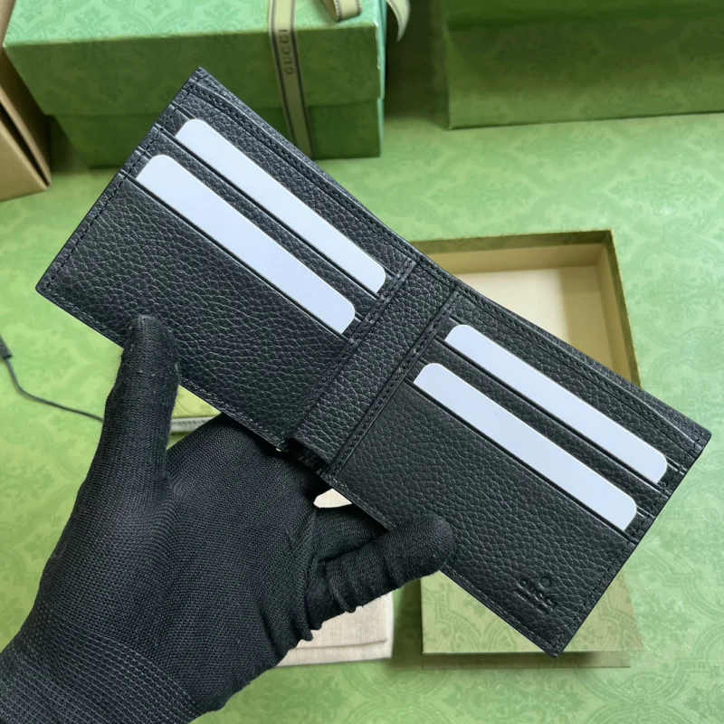 グッチスーパーコピーの新作ブラックシリーズが光る739475