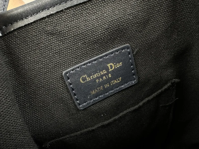Dior スーパーコピーバケットバッグ ラウンドバージョンの実物ショットD6613
