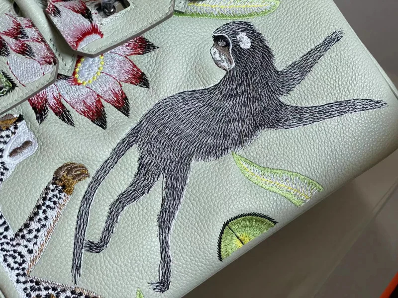 2023年エルメス最高級スーパーコピー刺繍ケリーH109194
