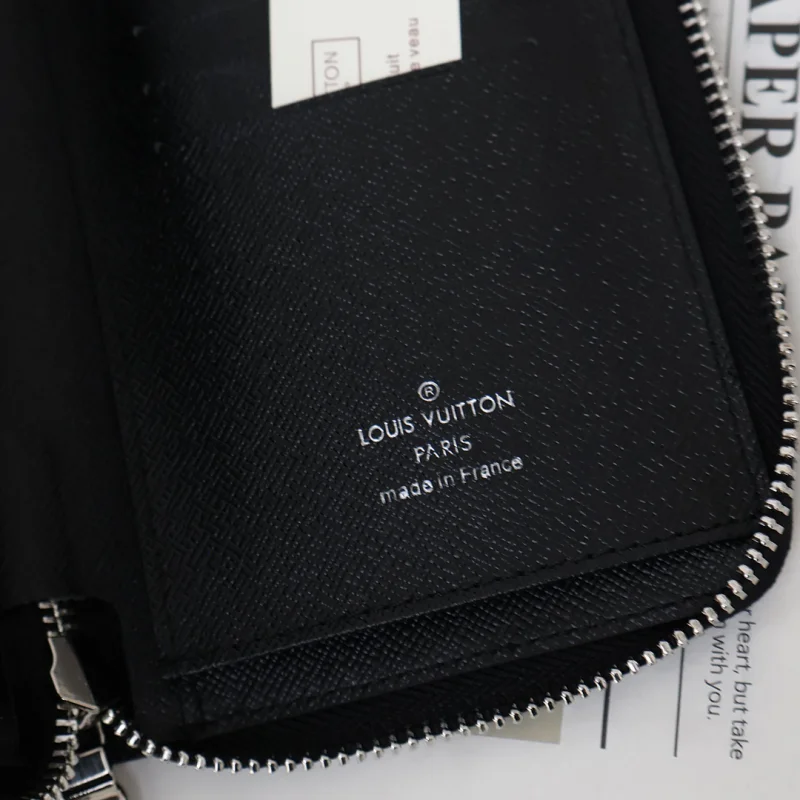 2023ルイ・ヴィトンコピー YK マルチプル偽物 ウォレット LV60017