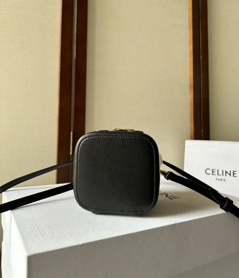 人気スーパーコピーセリーヌ ミニ スムース牛革 ブラック偽物化粧箱 101762-2