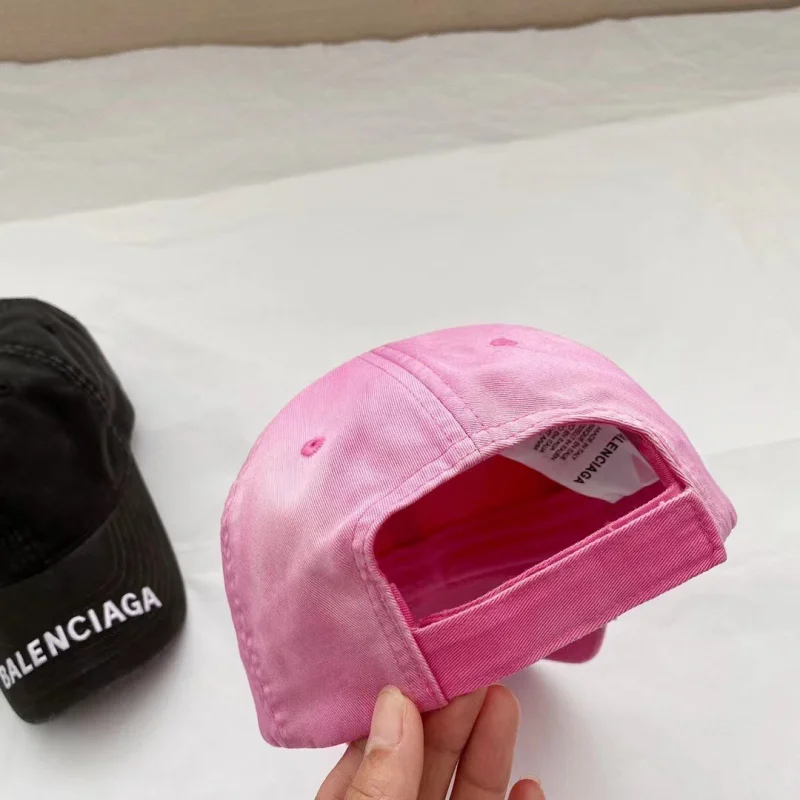 ブランドコピーバレンシアガ偽物帽子 ウォッシュ加工 レタード刺繍入りハット 132370