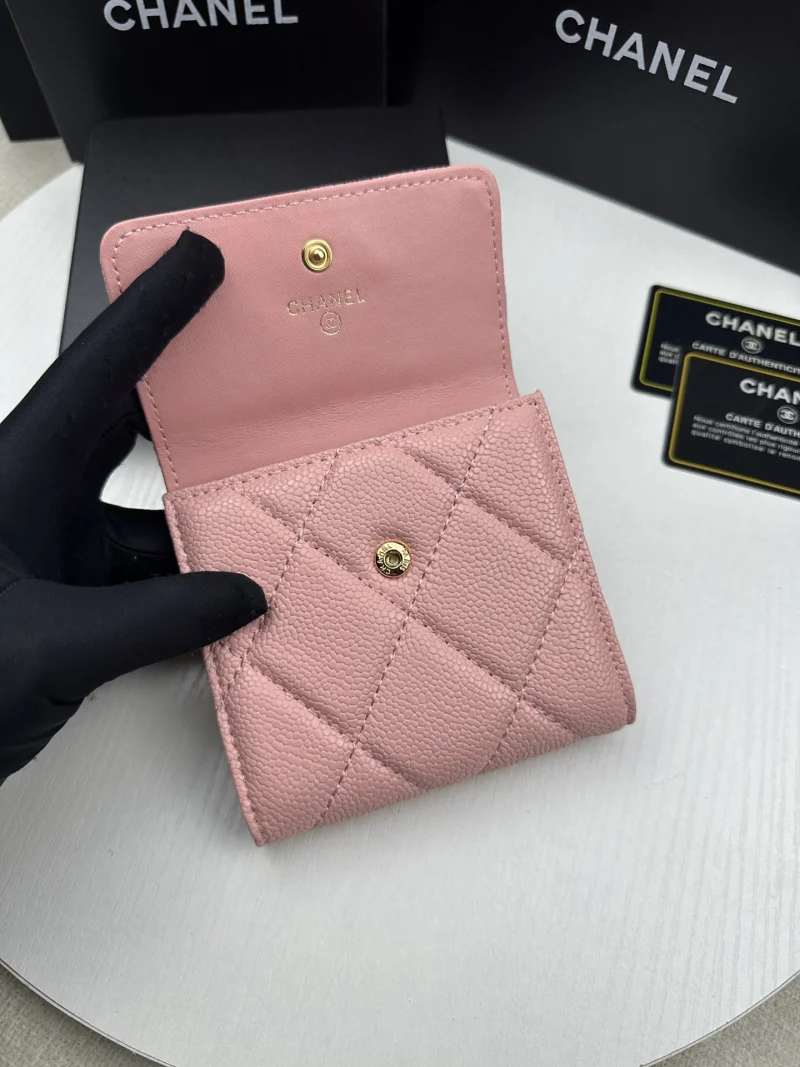 人気ブランドコピーシャネル 新品 三つ折り財布 フラップバッグ ピンク 138044