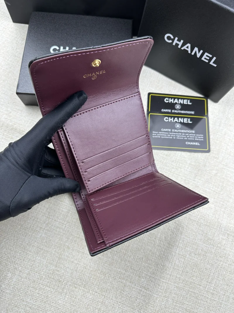 シャネル 新作 ダイヤモンド フラップ コピー折り財布 138046