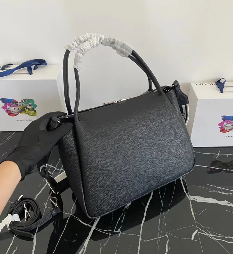 プラダスーパーコピーバッグの新作ダブルショルダーストラップ 1BC170