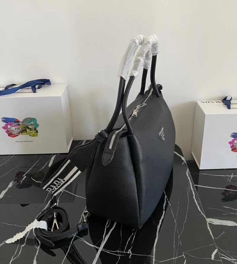 プラダスーパーコピーバッグの新作ダブルショルダーストラップ 1BC170