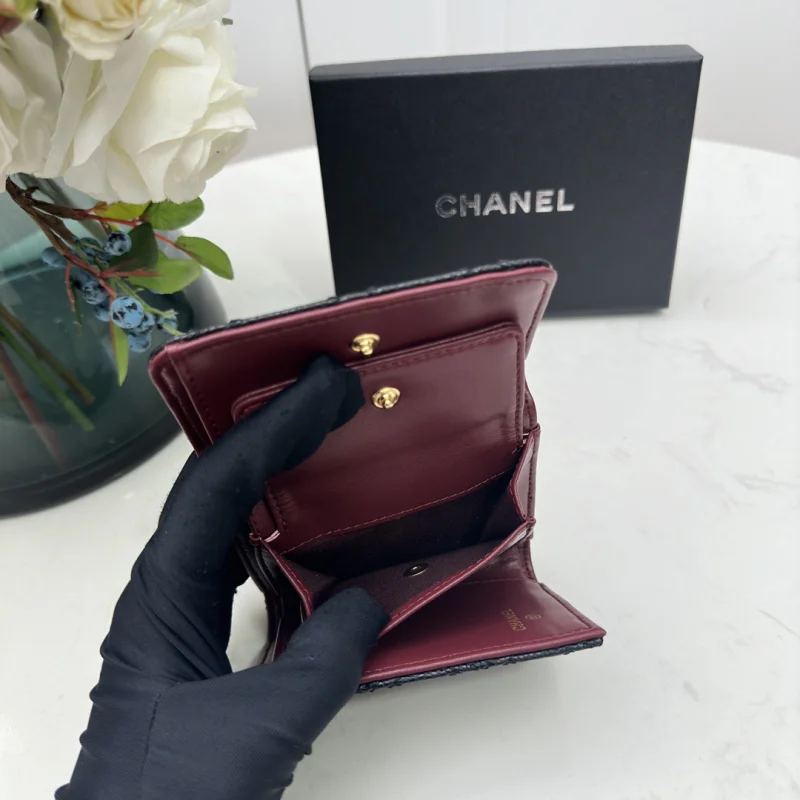 新品シャネルスーパーコピー通販 ショート三つ折り財布 350873