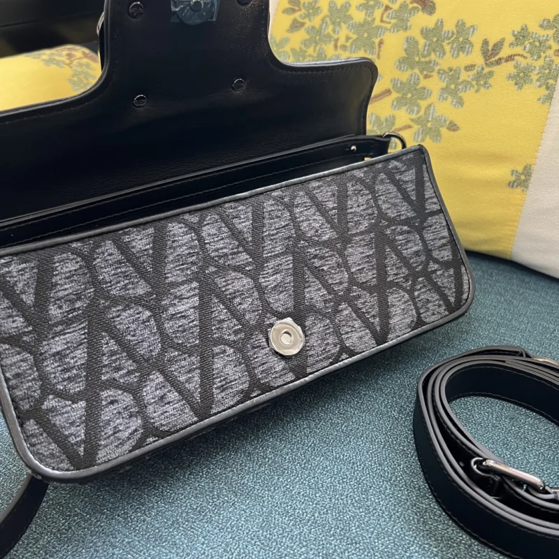 人気のブランドコピーヴァレンティノ ファブリック ハンドバッグ 6030L