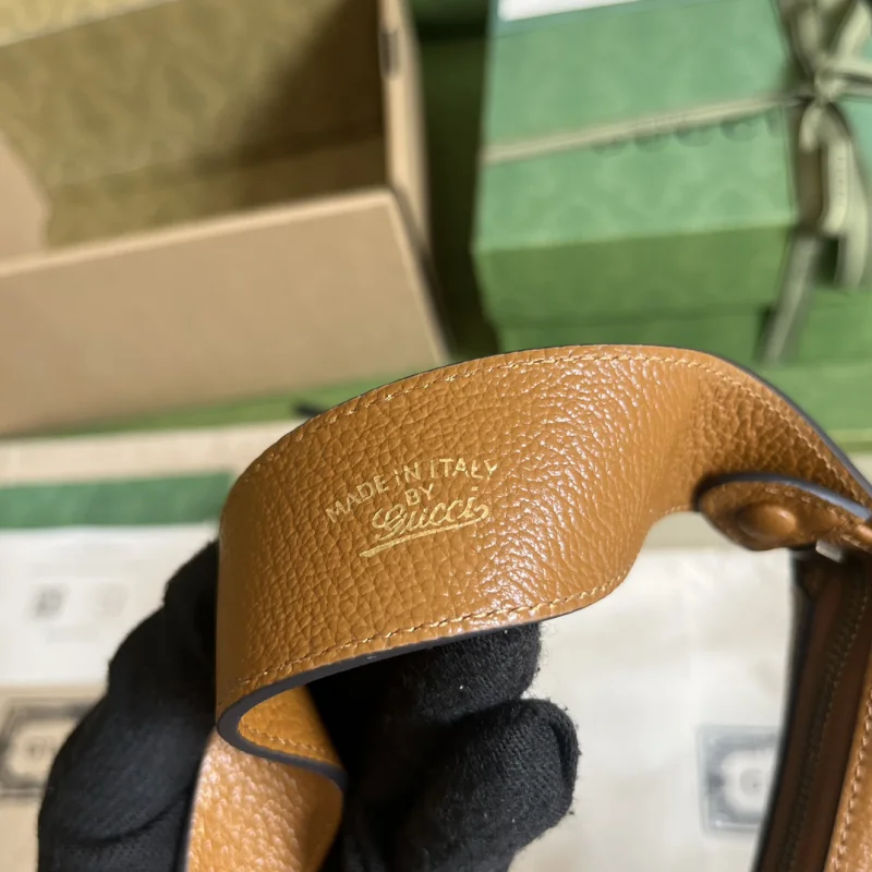 新品ブランドグッチ偽物コスモゴニー ブラウン バッグ 739076-1