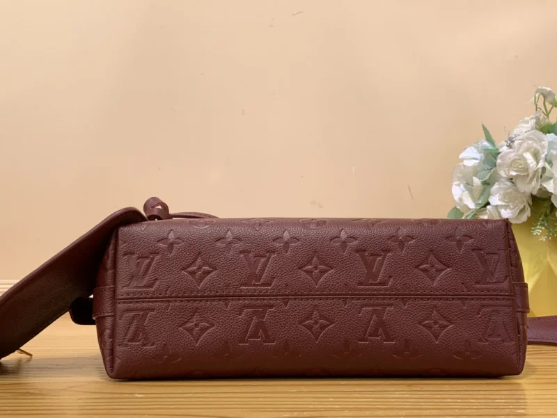 人気のルイヴィトン ショルダーバッグ ワインレッド M46609