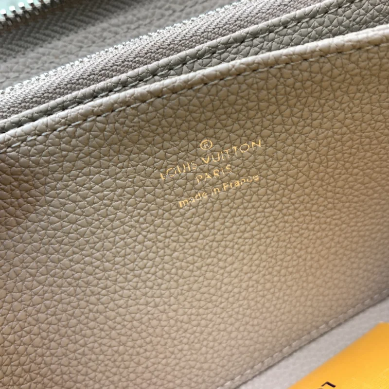 ルイ・ヴィトンコピーN級品 ジッピーウォレット グレー M69821
