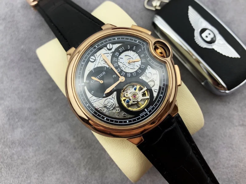 CARTIER時計コピー ブルー バルーン シリーズ フライホイール デザイン W6920081
