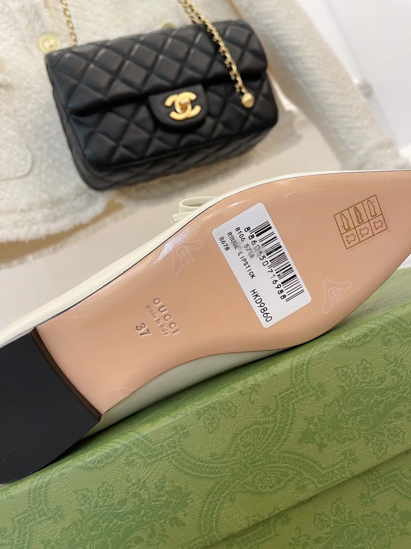 Gucciブランドコピー2023春夏レターバックルフラットシューズ gu20056