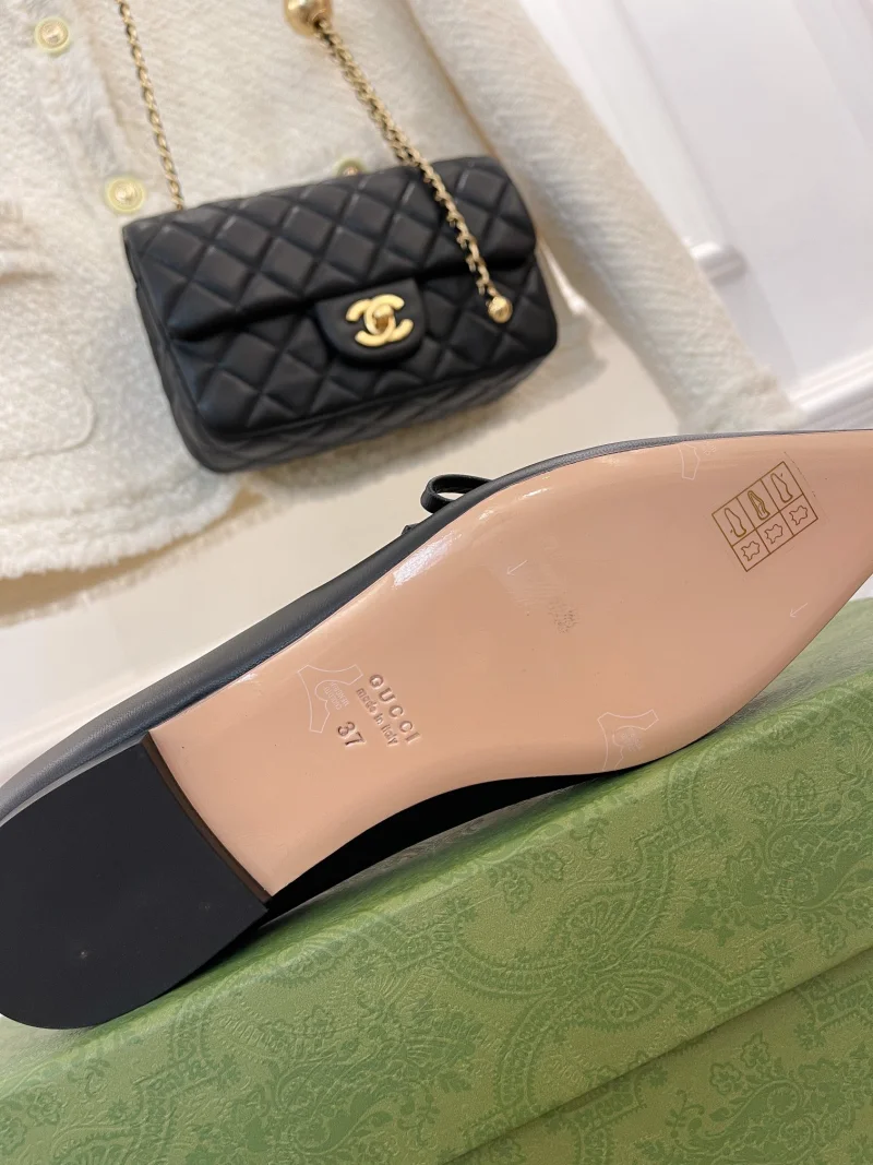 Gucciブランドコピー2023春夏レターバックルフラットシューズ gu20056